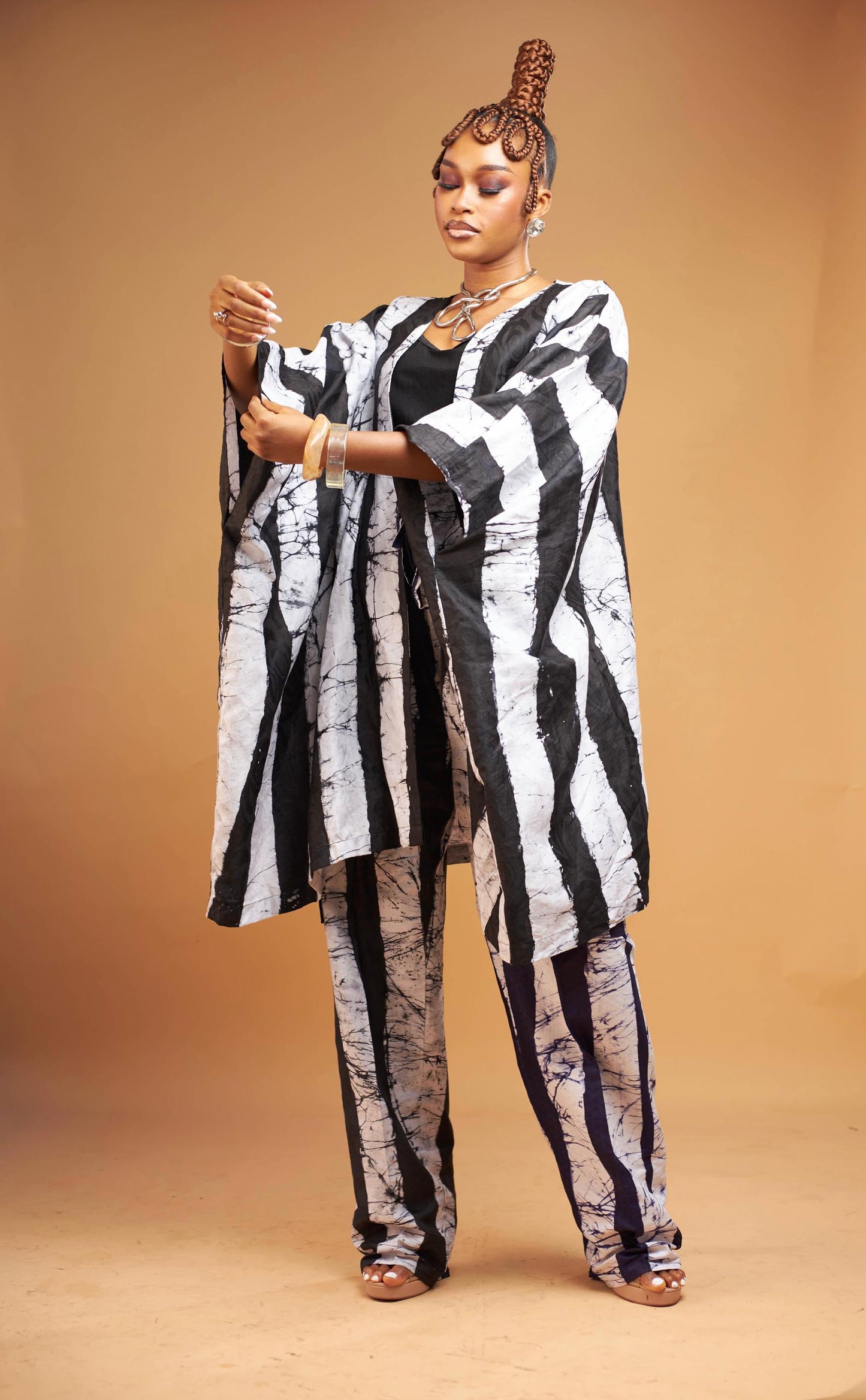 Zulaiha Set – Black & White Adire Kaftan & Pants